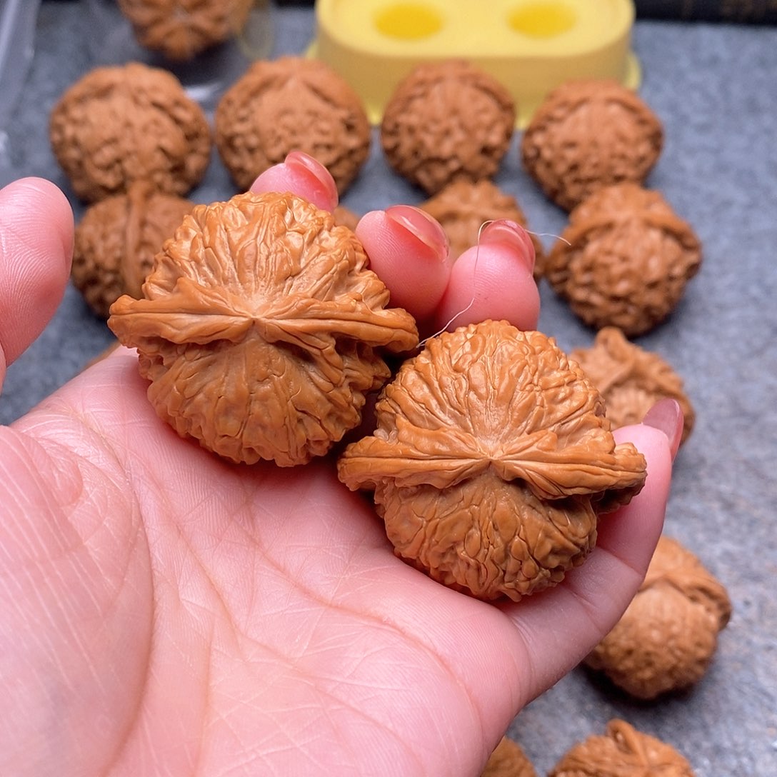 文玩核桃把件关****事精品白狮子44全品