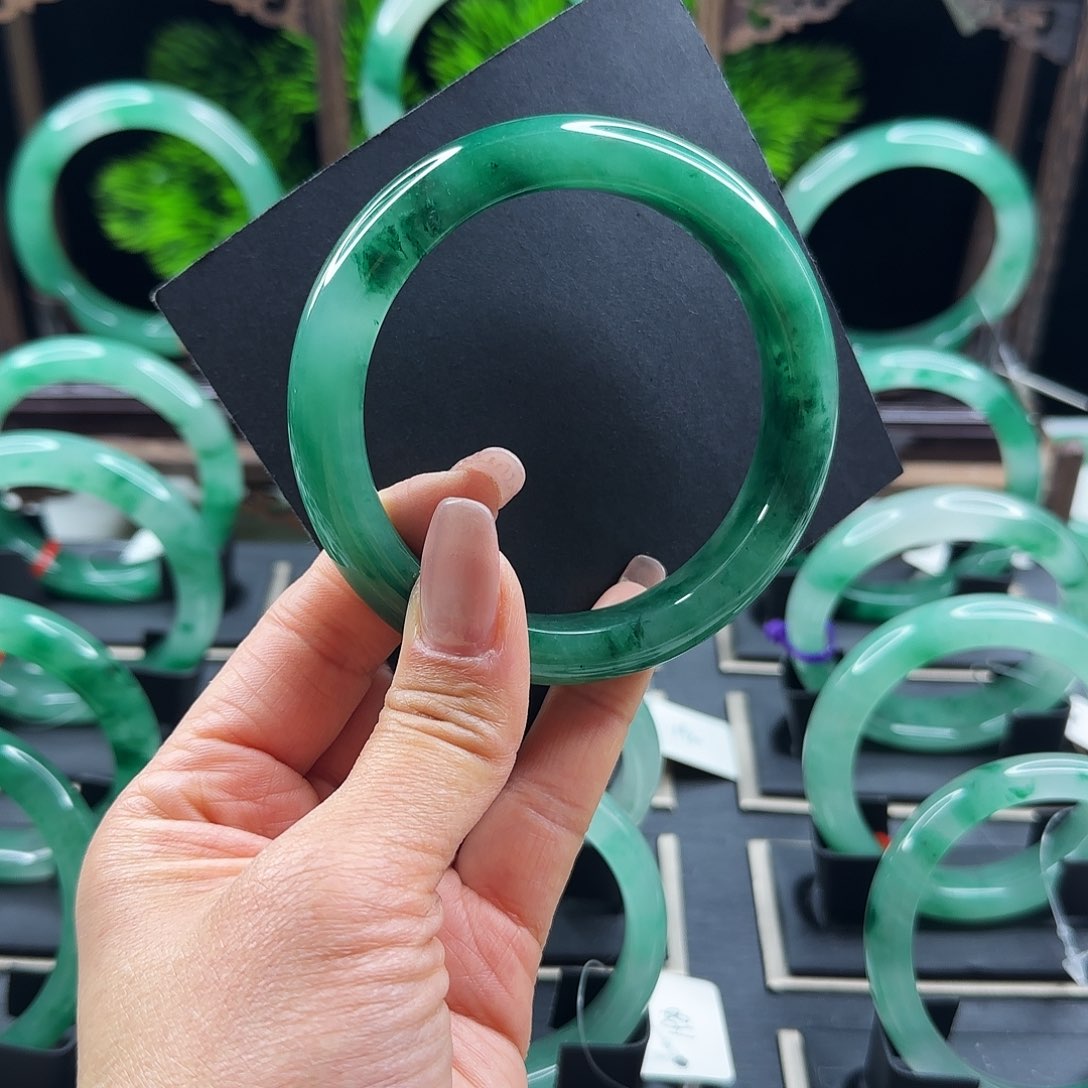 石英质玉手镯未镶嵌?*橘