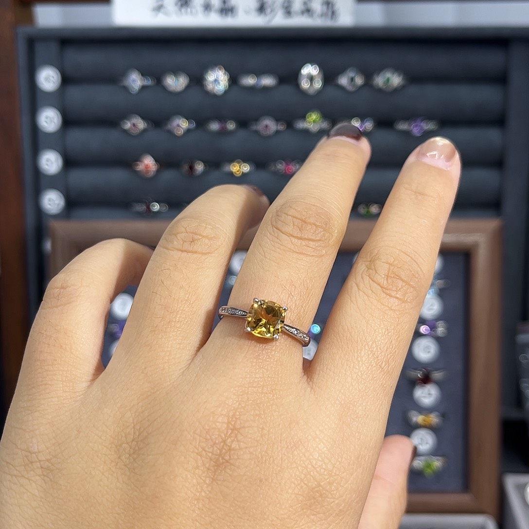 银S925镶嵌黄晶戒指