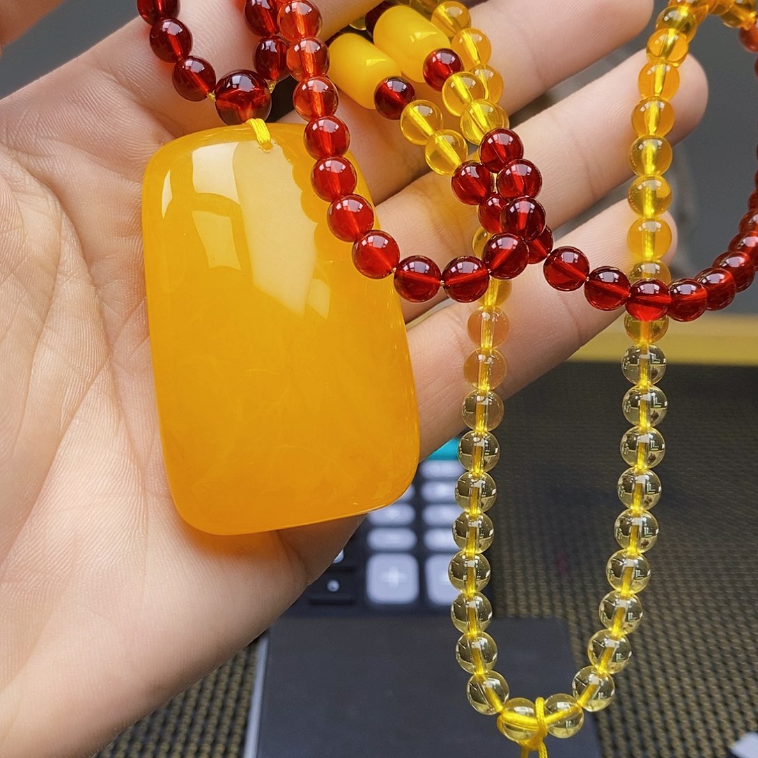 蜜蜡吊坠(赠链)未镶嵌HN079