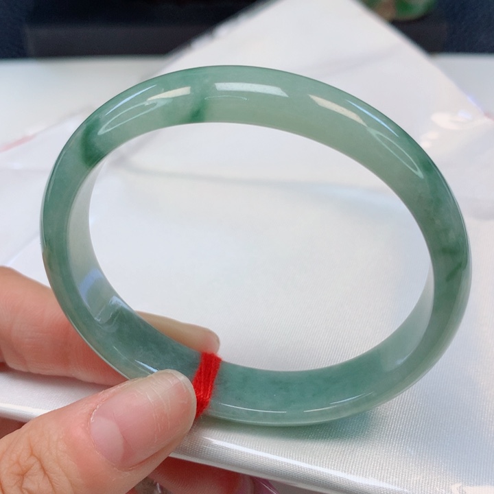 翡翠手镯（贵妃镯）未镶嵌