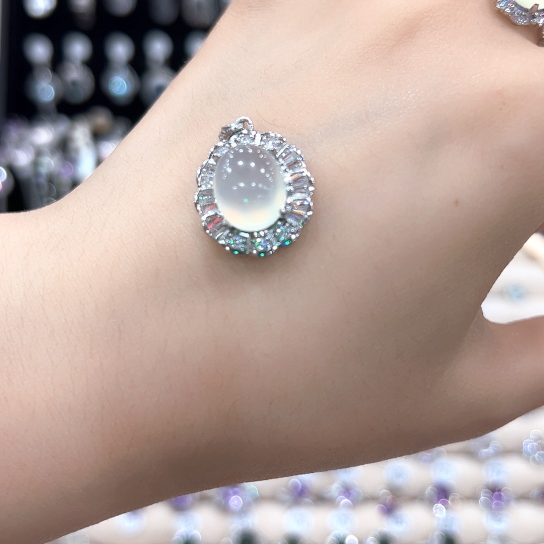 果****蛇纹石玉银S925镶嵌颈饰不要链