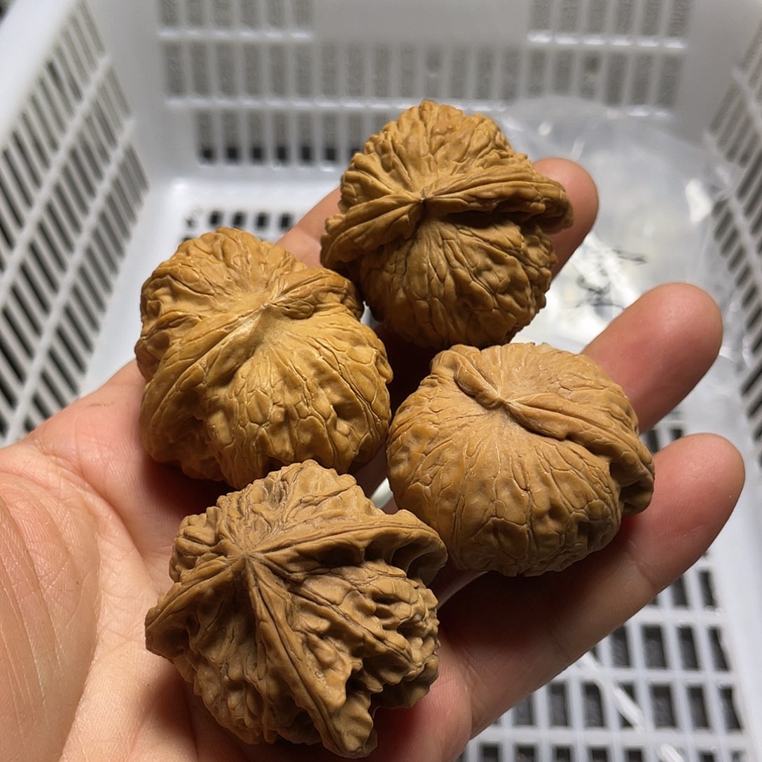 莫***莫文玩核桃吊坠文玩核桃