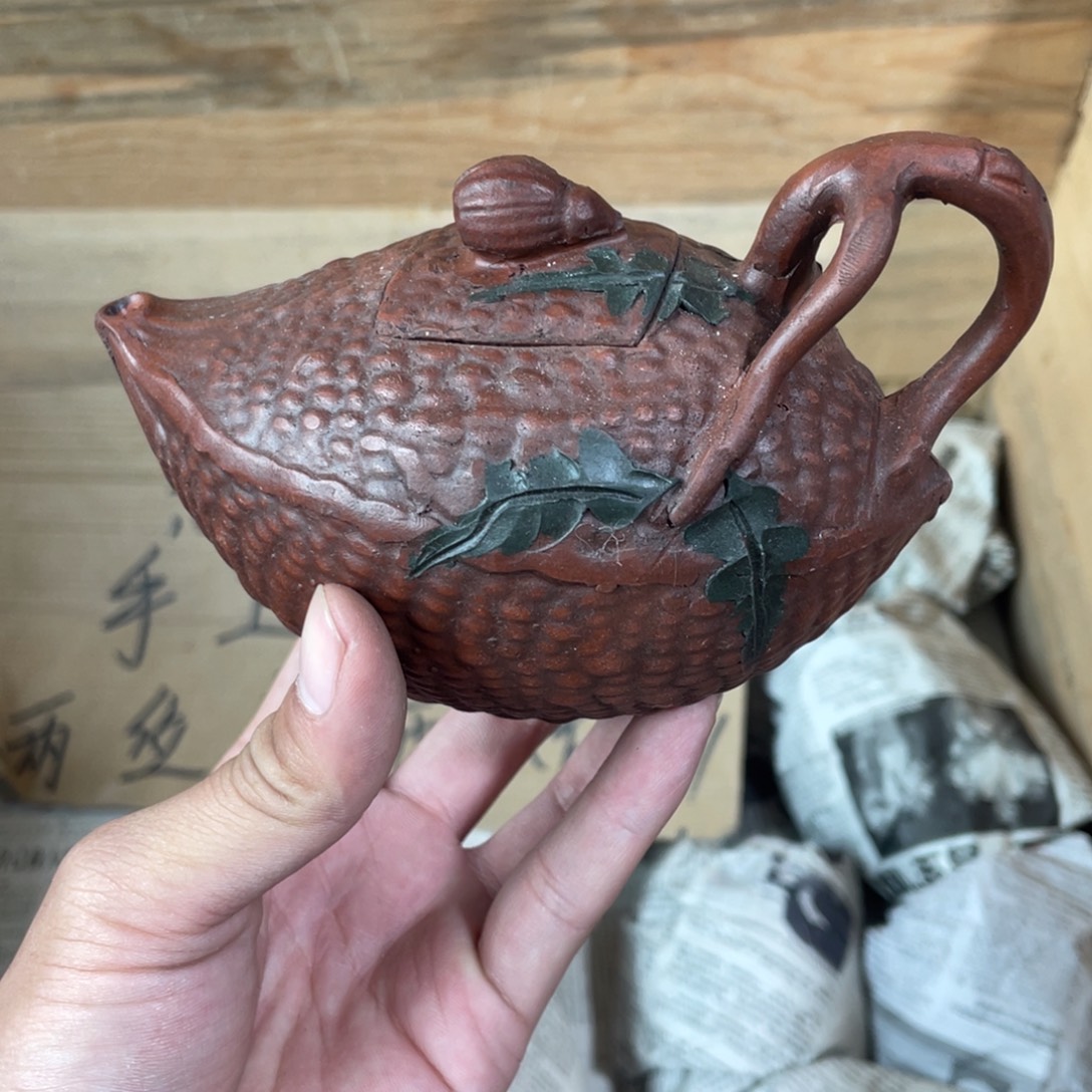 茶壶紫砂老厂紫砂壶一件。
