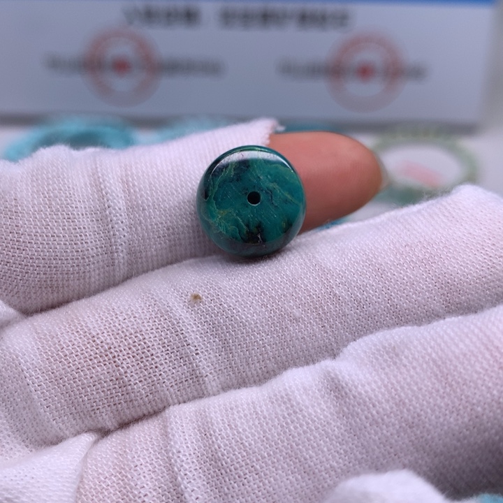 绿松石配饰未镶嵌