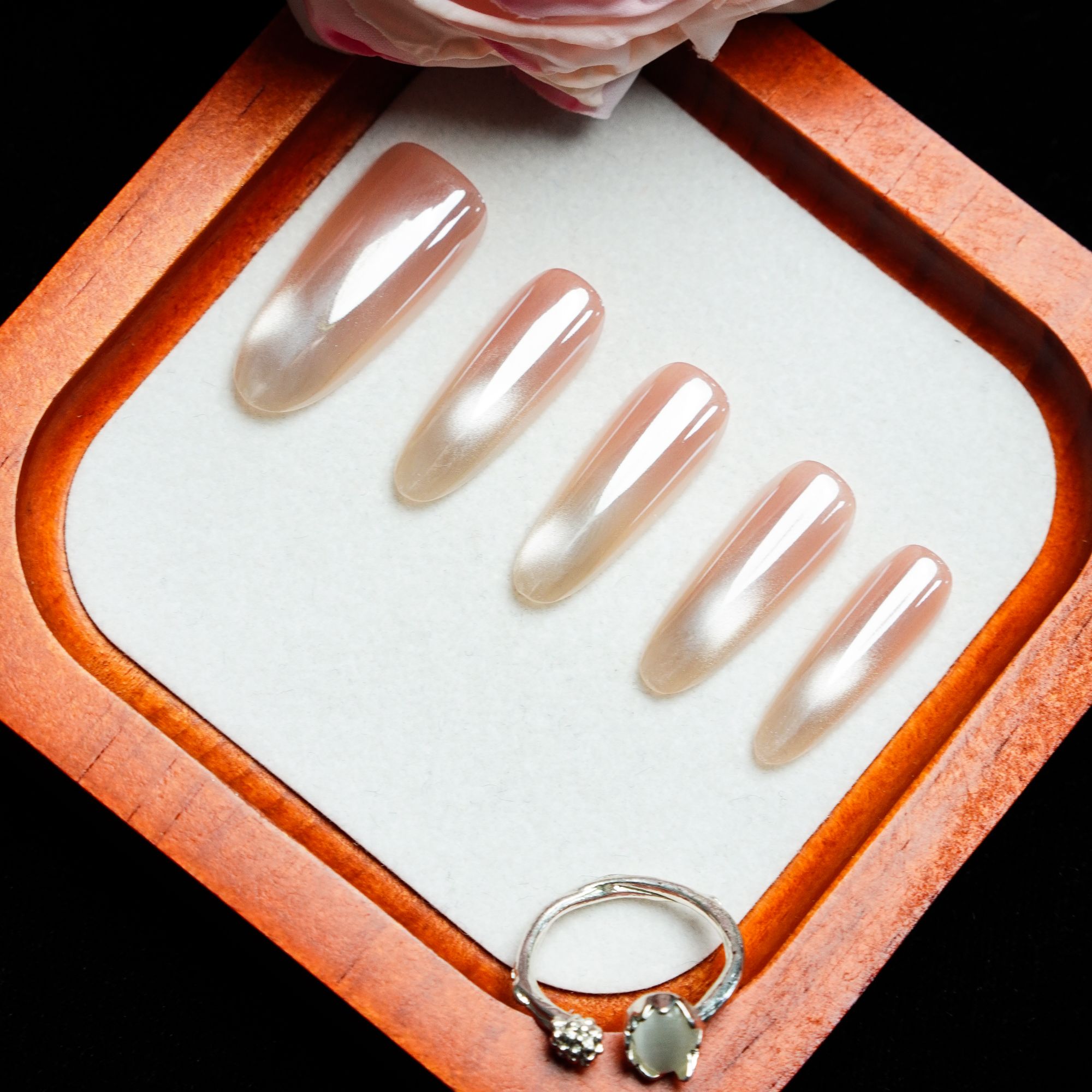 【冰透极光】裸色猫眼穿戴甲显白潮流日常INS风甲片网红渐变粉美甲