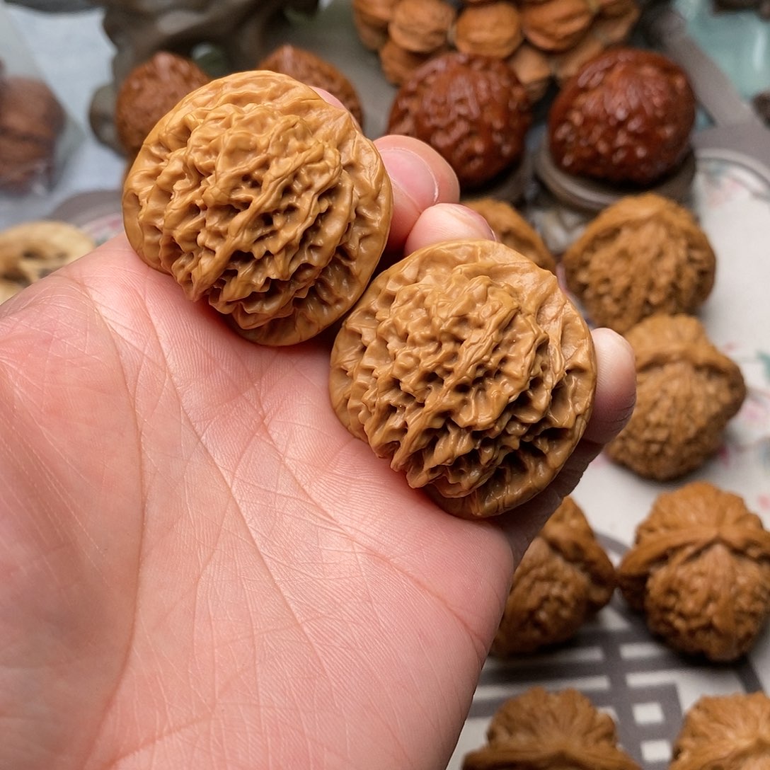 就***个文玩核桃把件秦闷