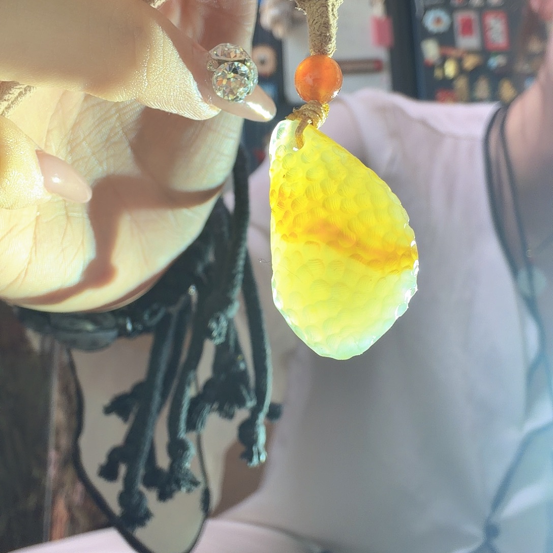 岫玉未镶嵌水滴手工花玉