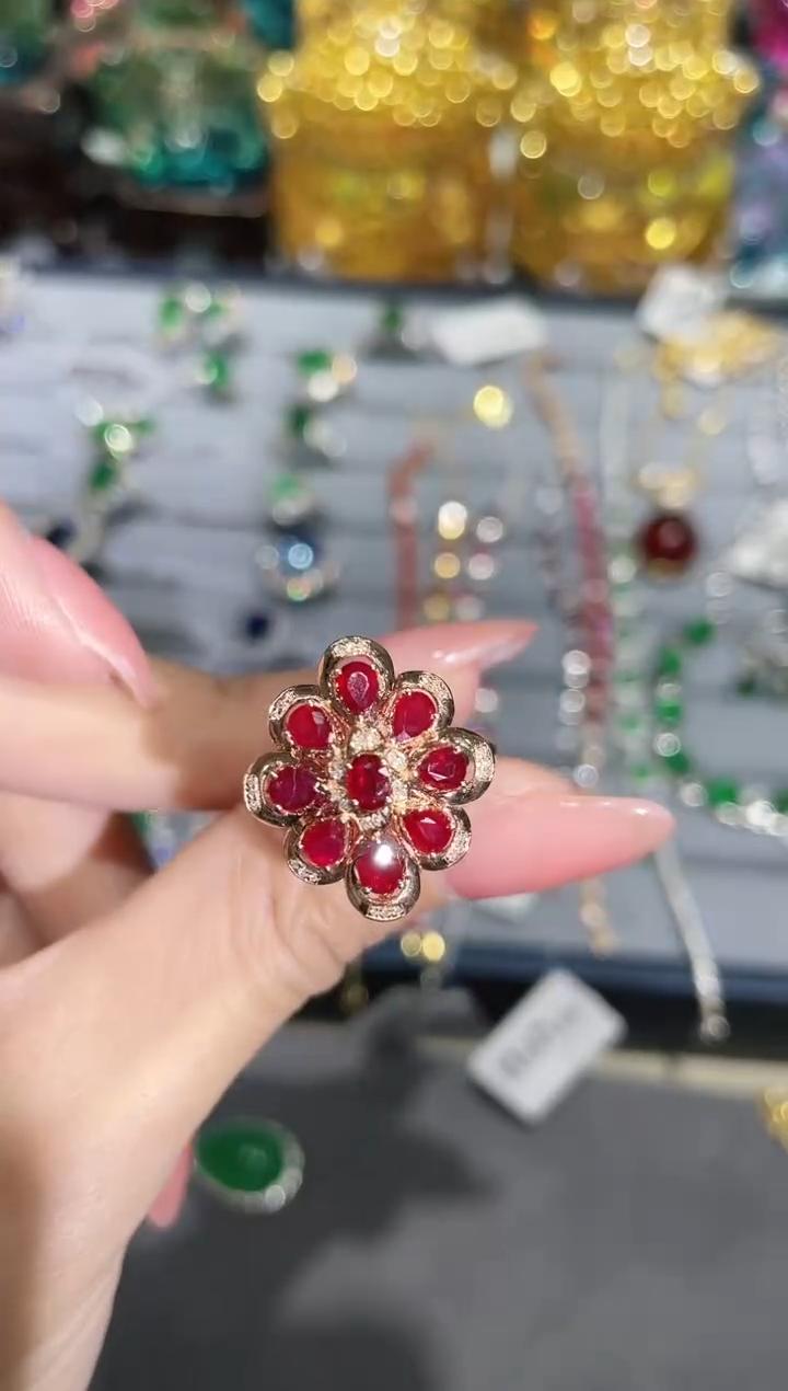 18K金镶嵌天然红宝石戒指花朵两用款