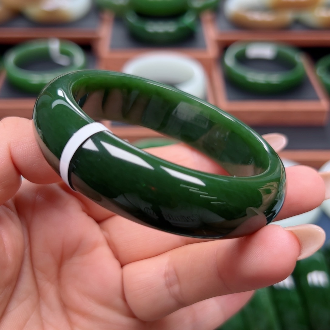 未镶嵌手镯和田玉（碧玉）5758圈口