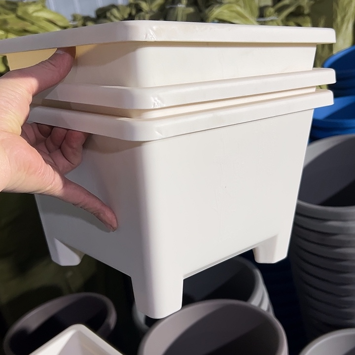 微瑕米白方球根26外径19高3个盆