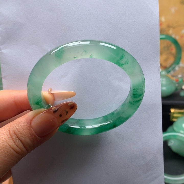 石英质玉未镶嵌手镯