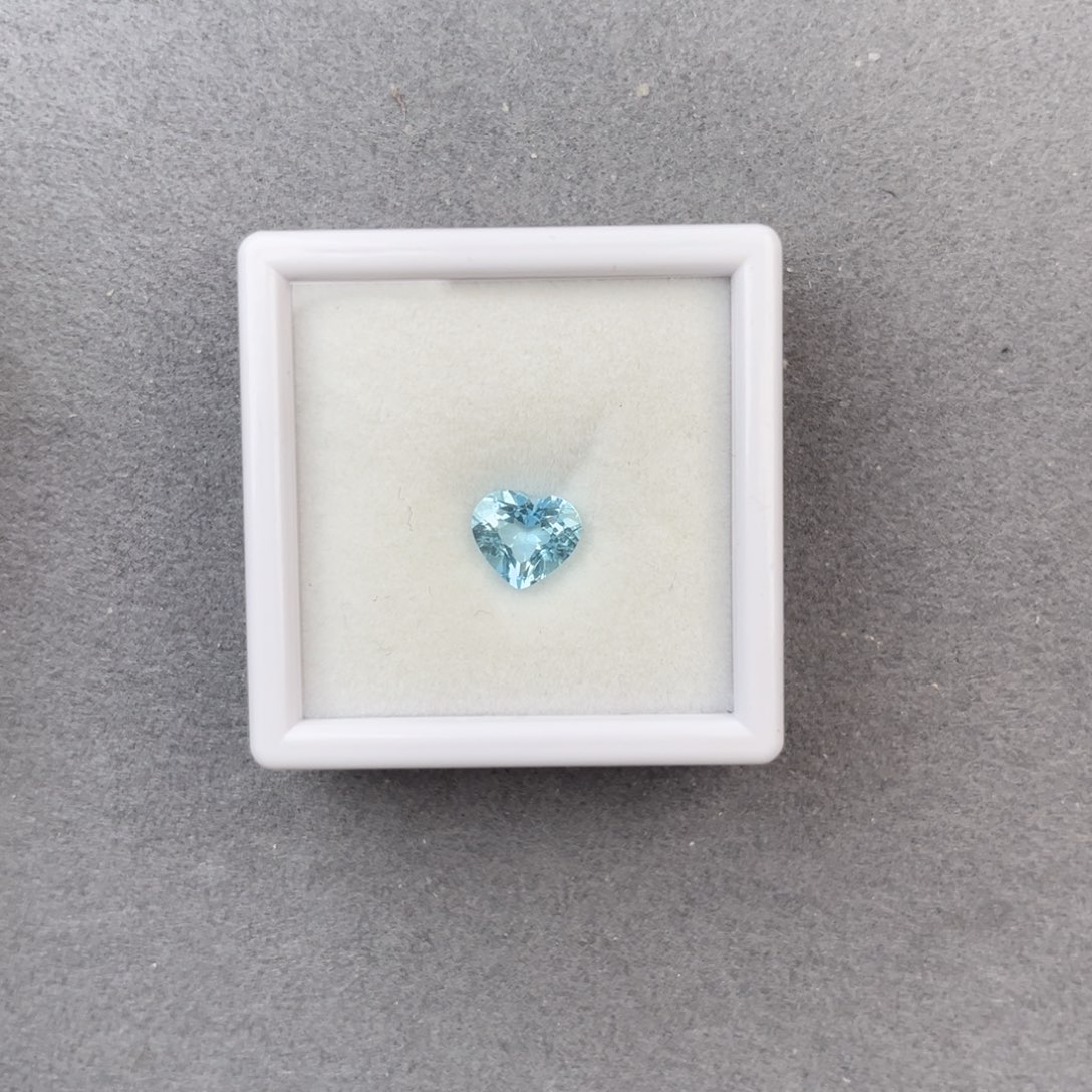 海蓝宝石裸石未镶嵌天然全净无瑕1.87CT