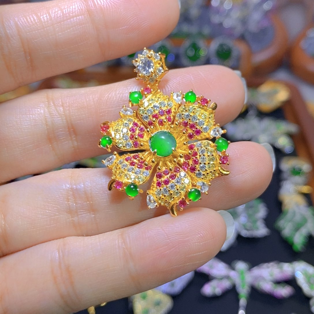 翡翠颈饰银S925镶嵌天然翡翠