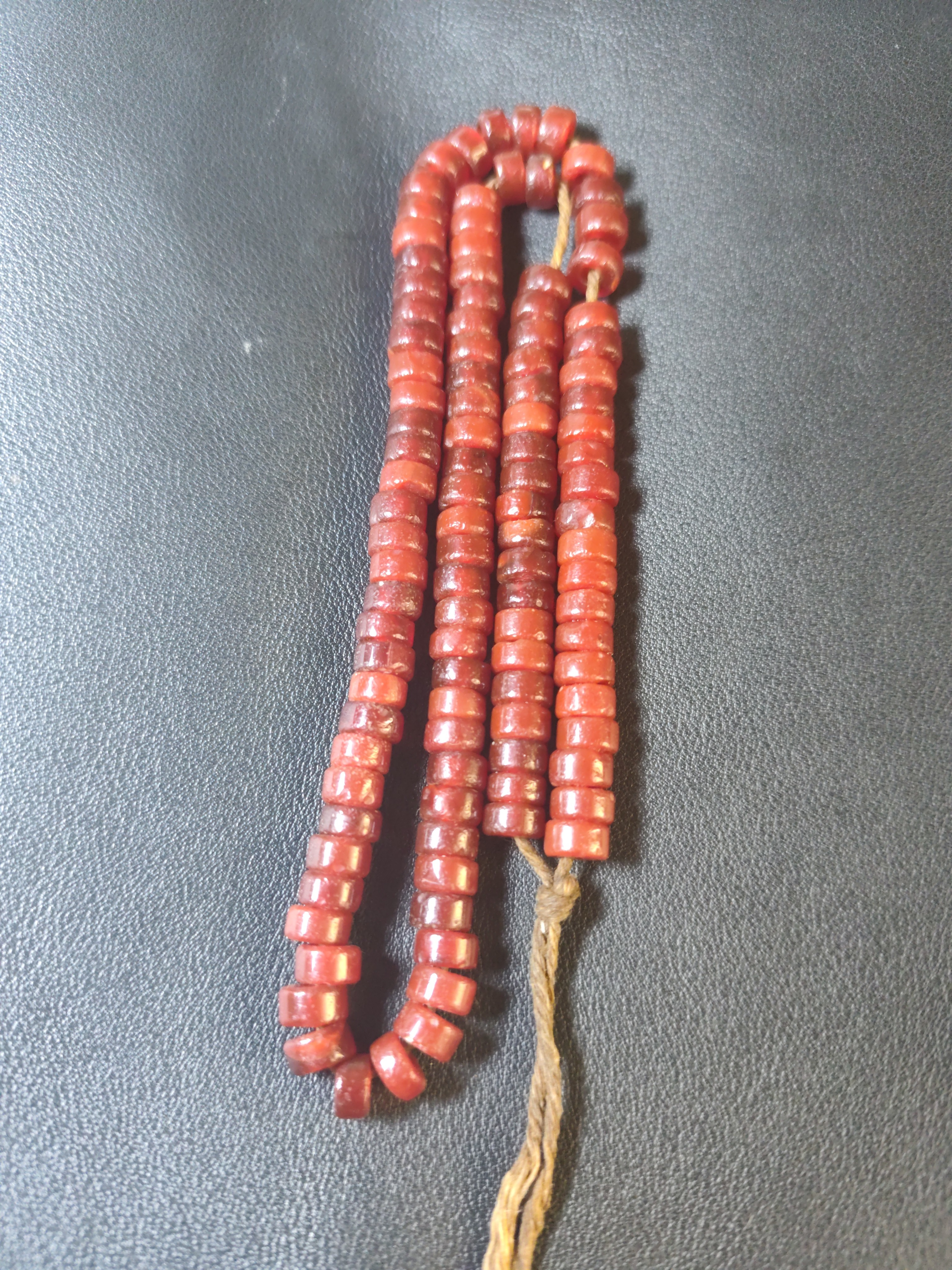 年底放漏款，天然老西玛瑙格珠，108颗，卡8珠子，可以做配珠，做手串