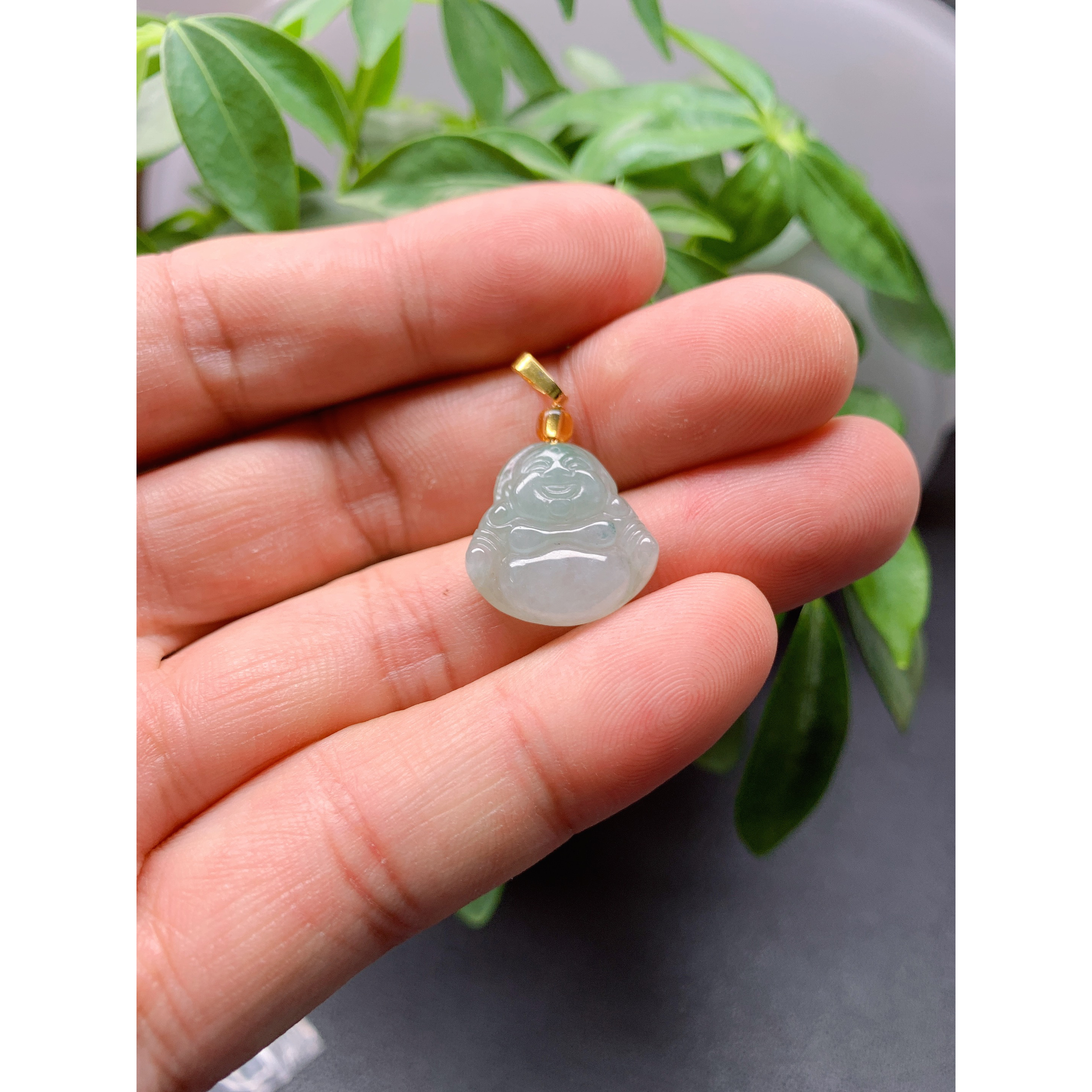 82天然翡翠A货佛公吊坠气质轻奢时尚 多样性随机发货