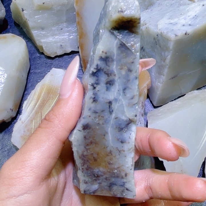 和田玉未镶嵌珠宝半成品