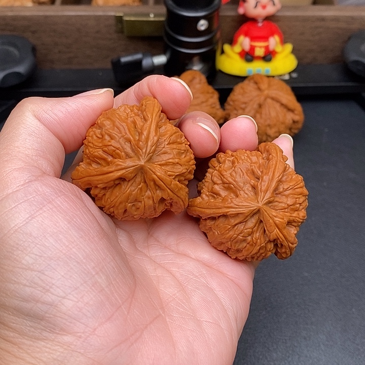 W***h文玩核桃把件白奔