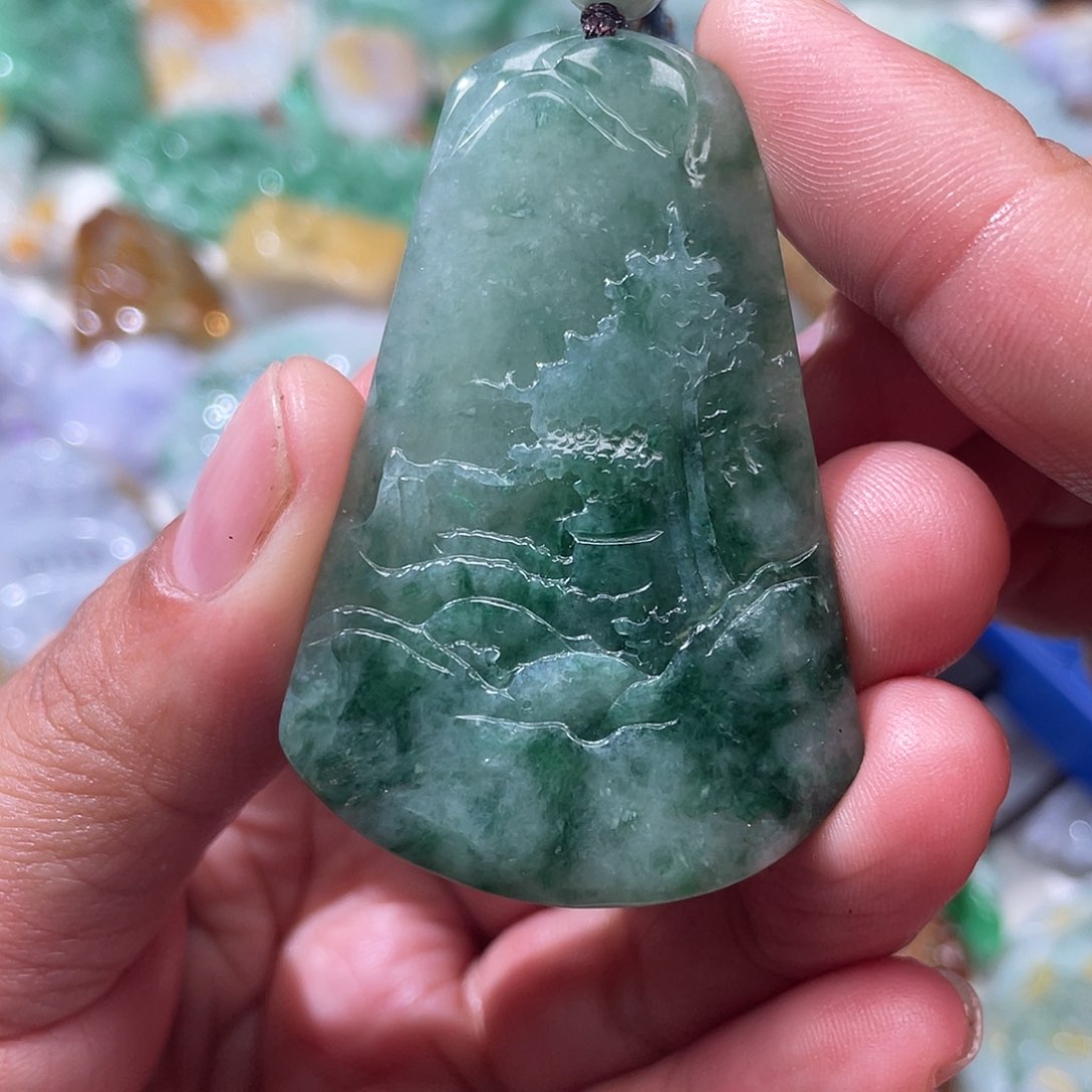 翡翠未镶嵌颈饰翡玉缘翡翠