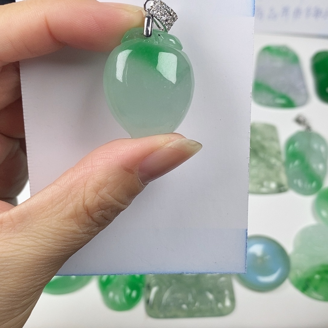 翡翠未镶嵌颈饰翡翠吊坠