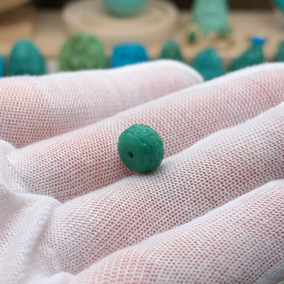 绿松石未镶嵌颈饰