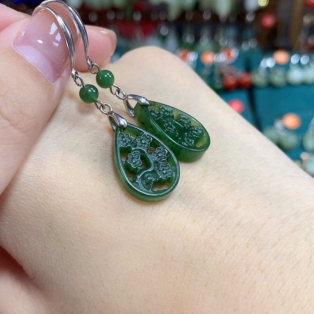 和田玉（碧玉）银S925镶嵌耳饰卡19左右