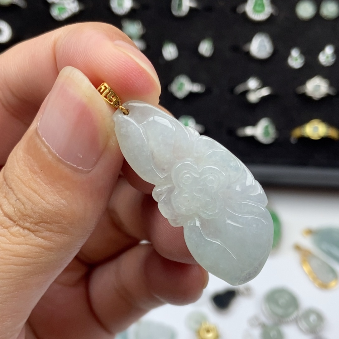 翡翠18K金镶嵌颈饰
