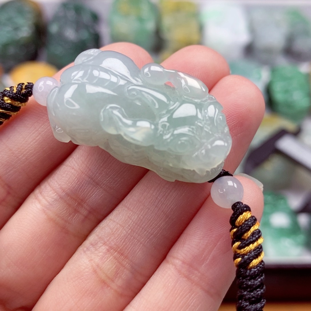 翡翠颈饰未镶嵌翡翠