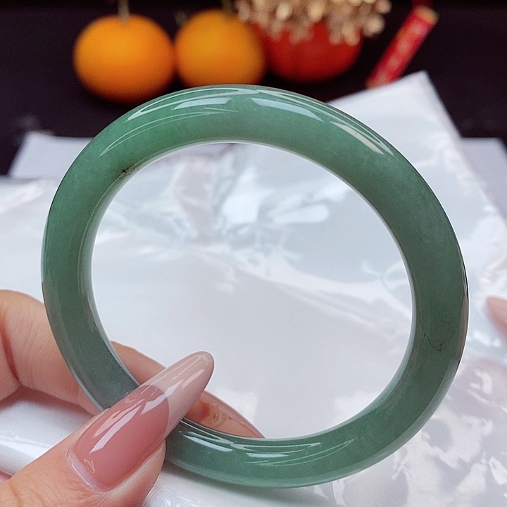 翡翠手镯未镶嵌53圈