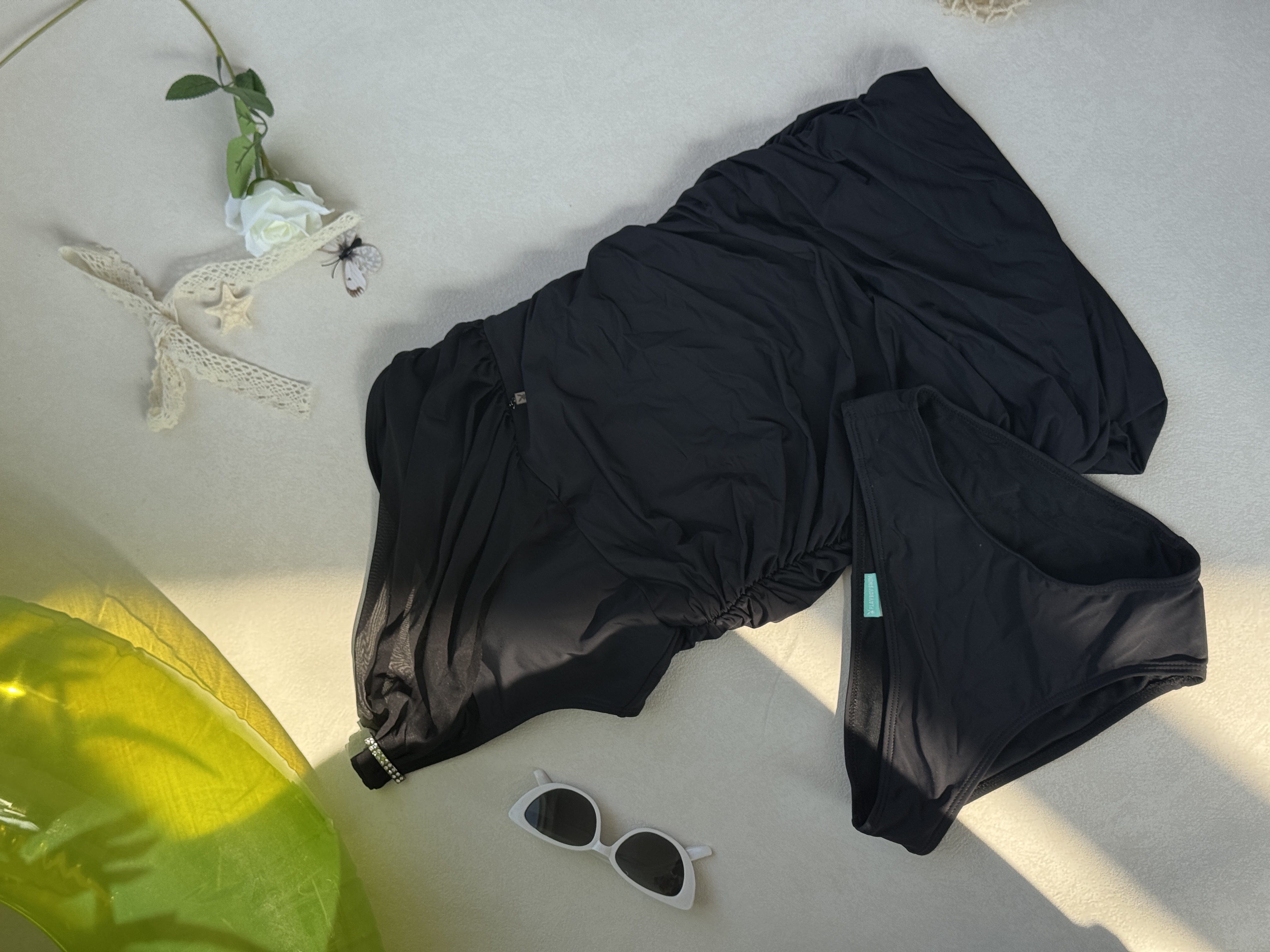 女士泳衣游泳ins风保守新款年轻漂亮运动连体性感遮肉肉遮肚
