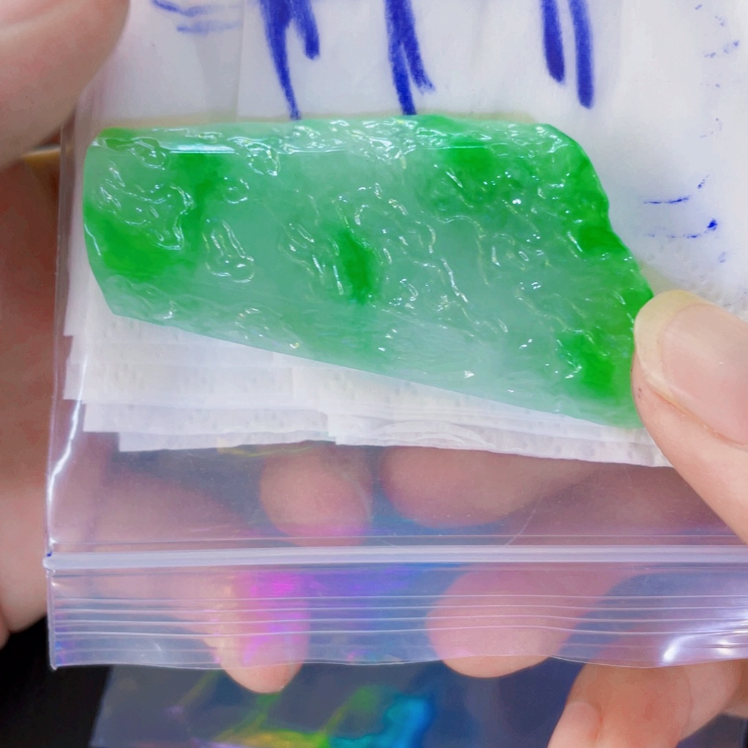 用***龙定制翡翠未镶嵌翡翠