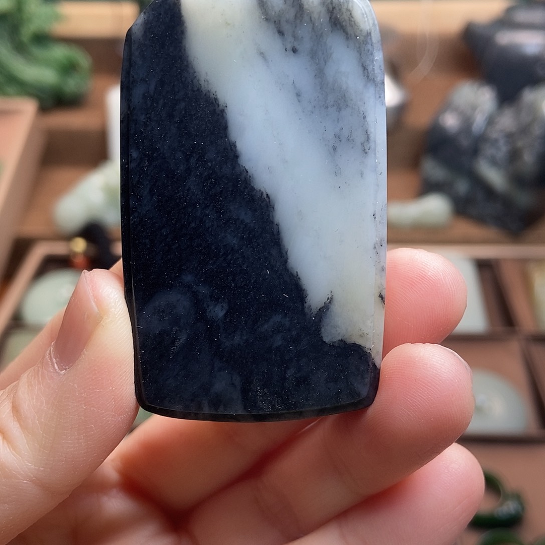 和田玉（糖玉）颈饰未镶嵌