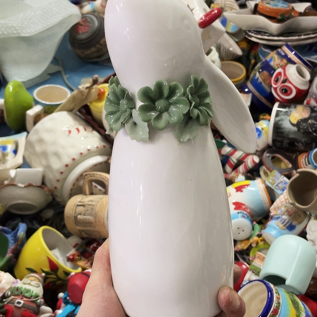 摆件   磕碰。瑕疵。