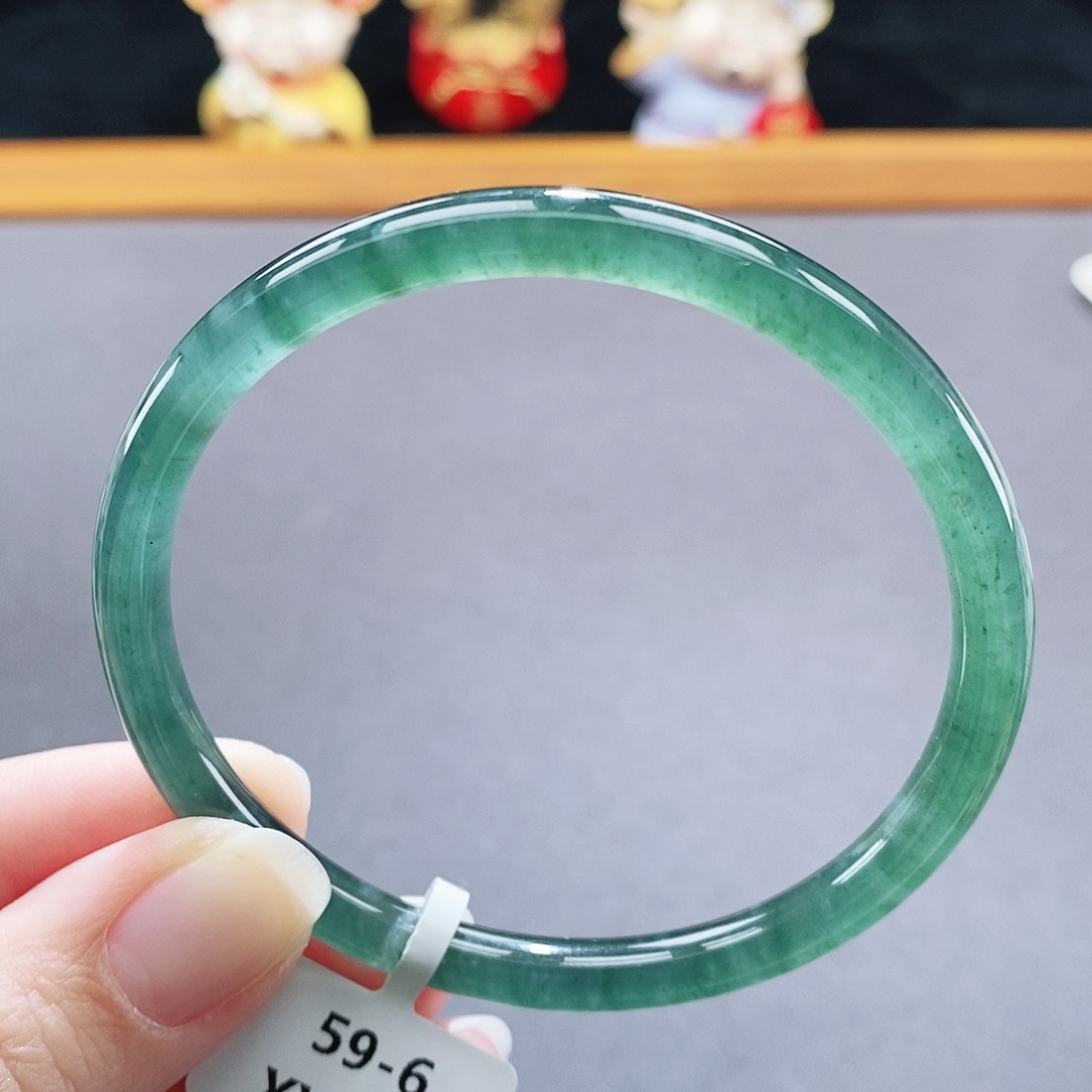 翡翠未镶嵌手镯122