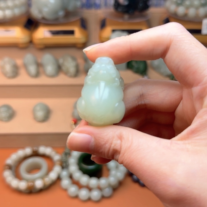 和田玉（糖玉）摆件未镶嵌黄*霆