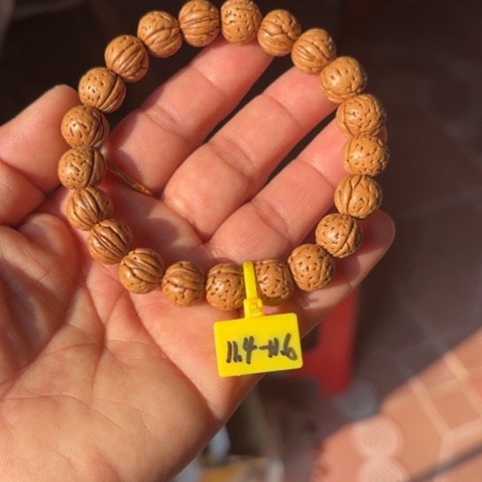 小***鱼木质野生桃核手串