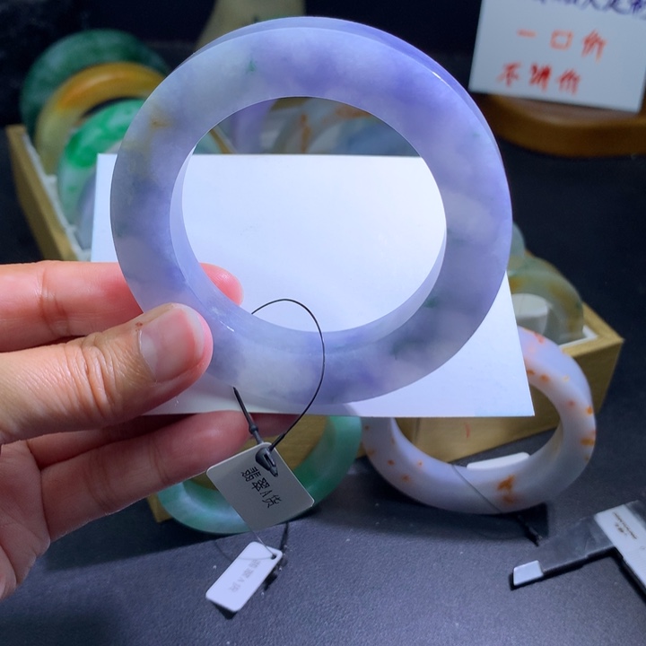 定制翡翠未镶嵌翡翠手镯