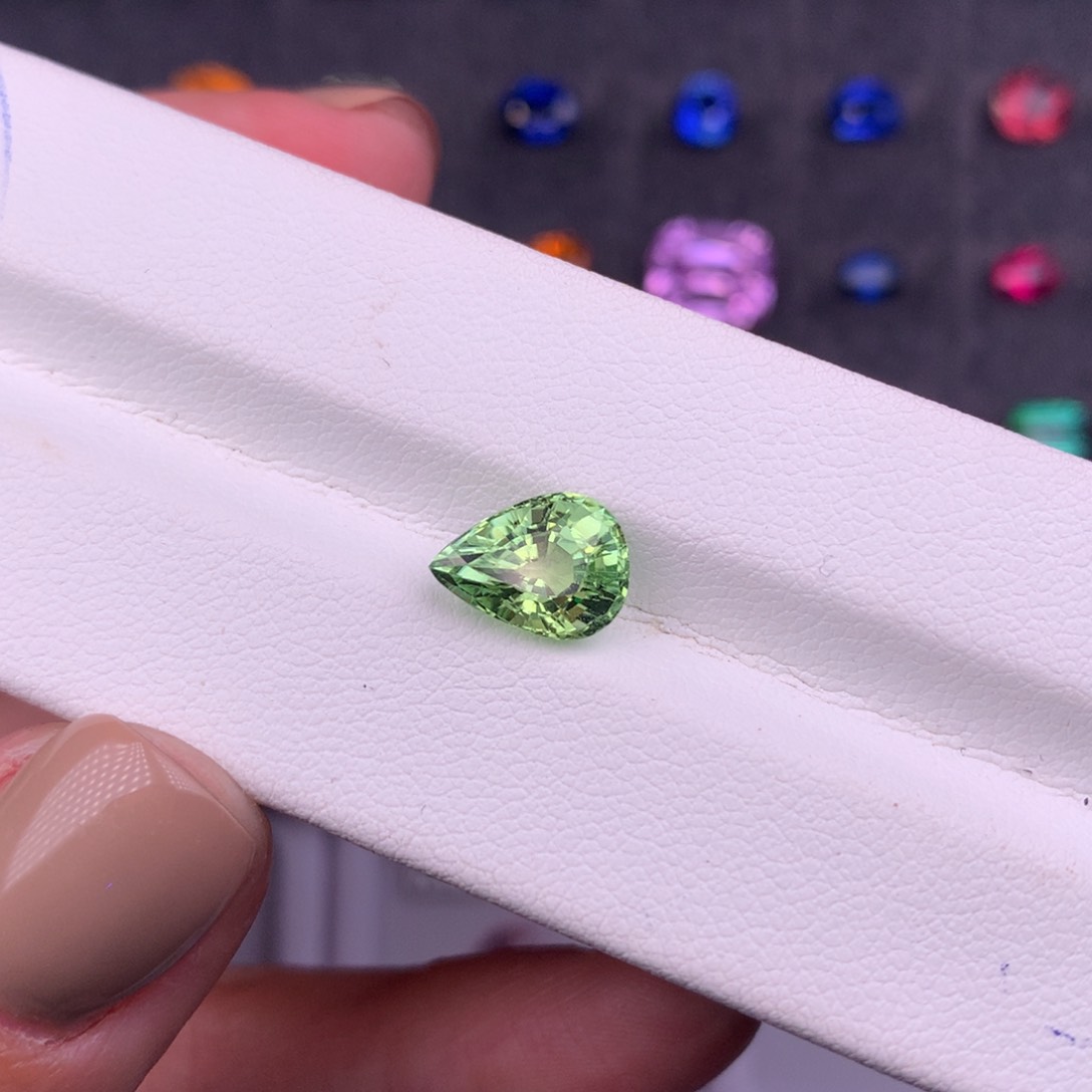 碧玺珠宝半成品未镶嵌2.37ct精品薄荷绿全净无暇