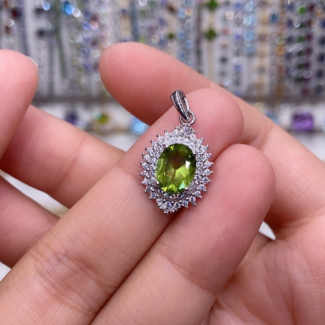 橄榄石银S925镶嵌颈饰