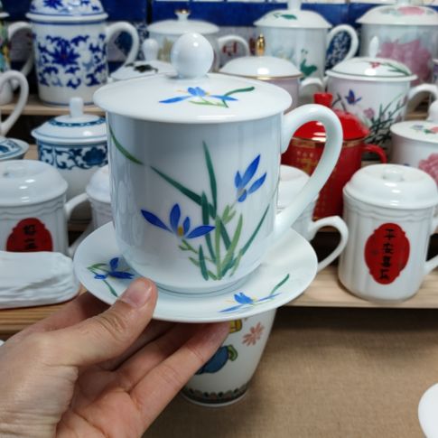 摆件手绘釉下彩兰草杯碟办公杯