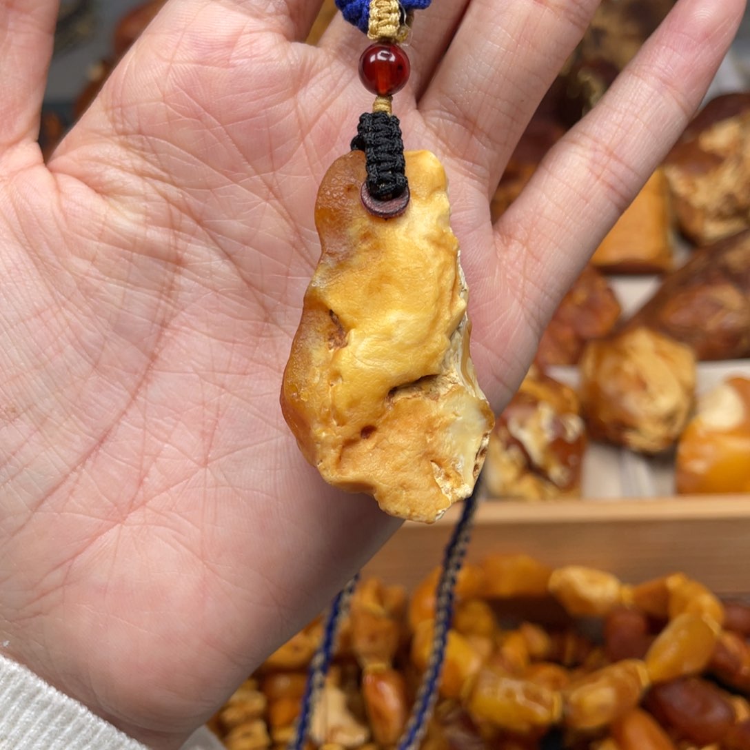 琥珀珠宝奇石未镶嵌