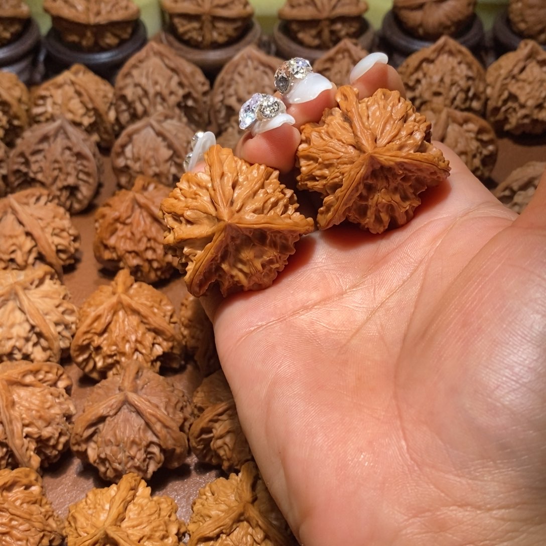 安****盘山文玩核桃手把件