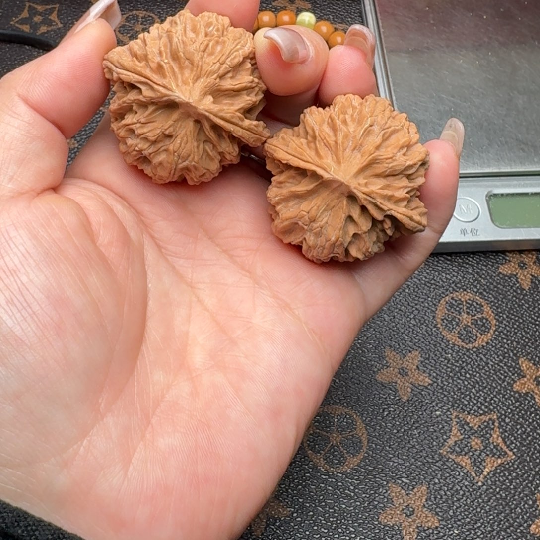 文玩核桃把件40.5苹果园G586