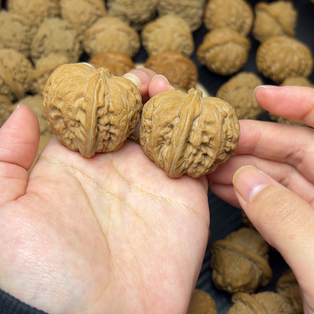 吊坠文玩核桃元宝40+41有黄克重43.4