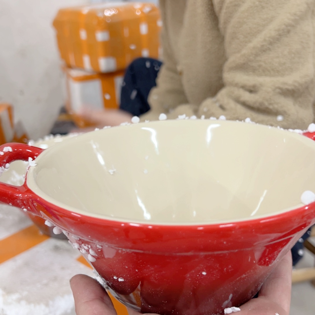 盘小姐姐家瓷器很漂亮红色双耳