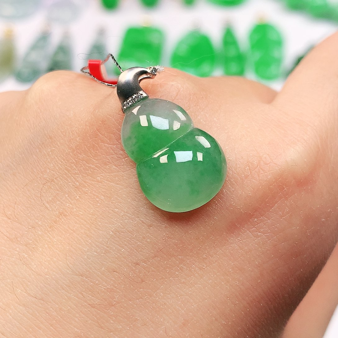 吊坠(不含链)18K金镶嵌翡翠