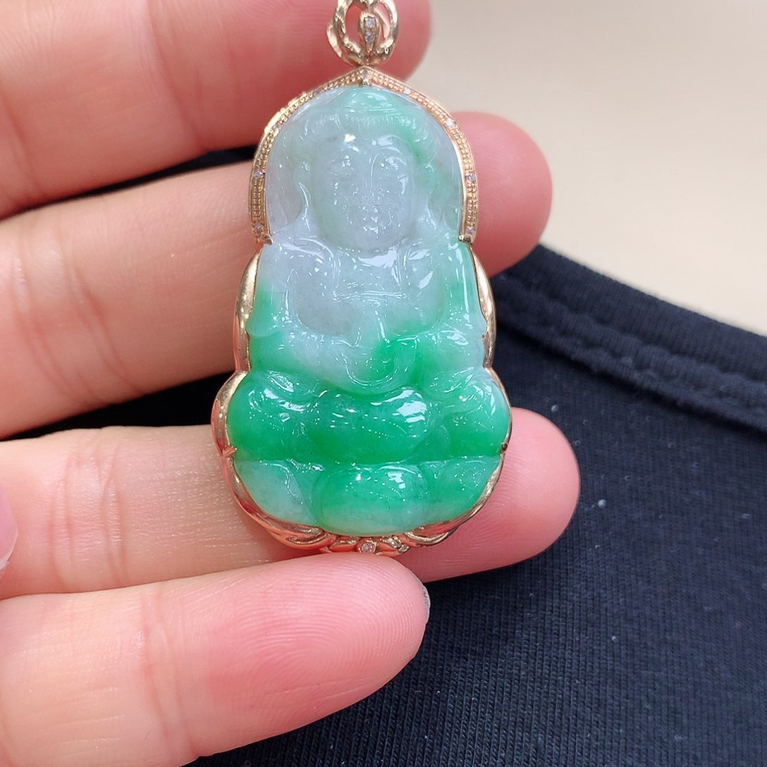 翡翠颈饰18K金镶嵌观音