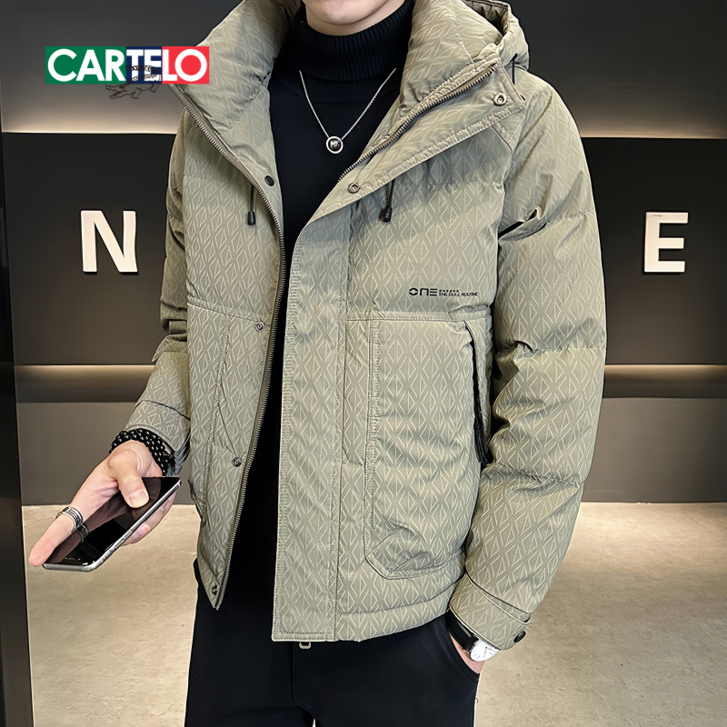 卡帝乐鳄鱼冬季新款休闲连帽加厚白鸭绒羽绒服时尚短款保暖外套男