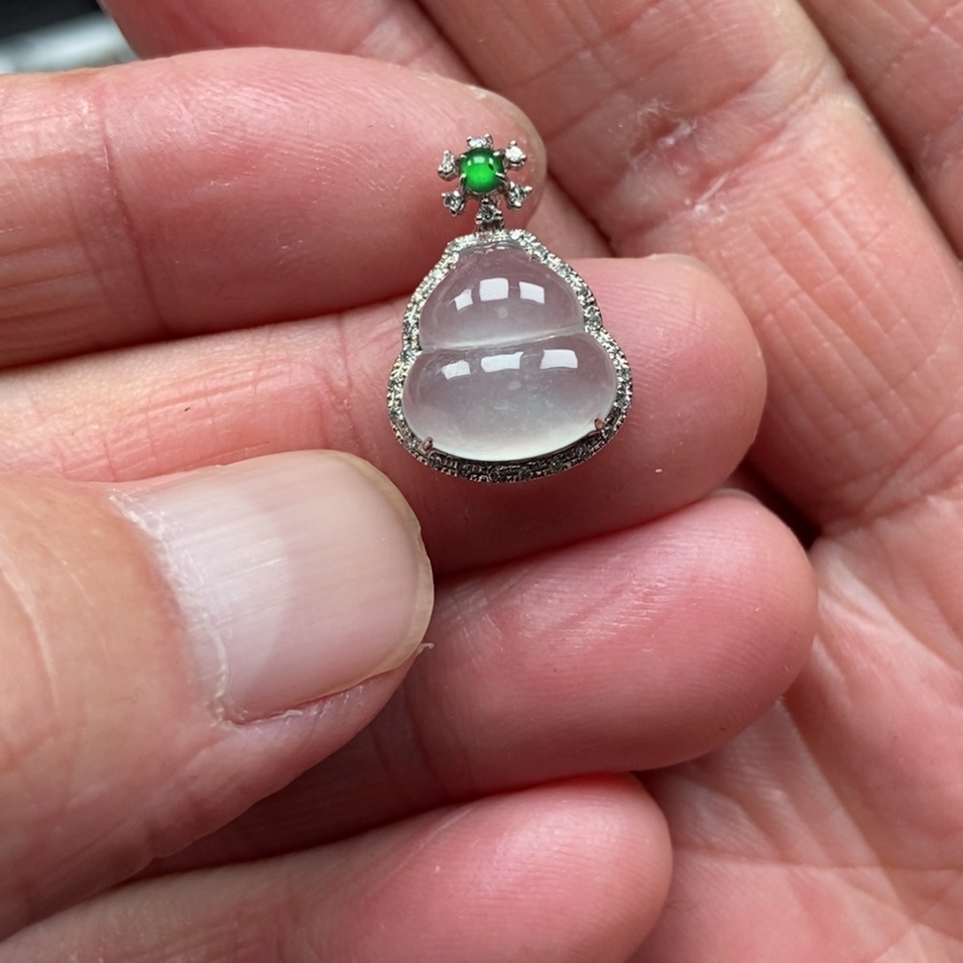 翡翠颈饰18K金镶嵌葫芦