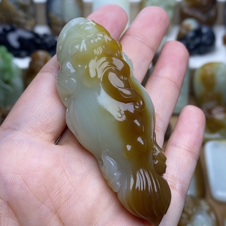 用***1颈饰未镶嵌和田玉